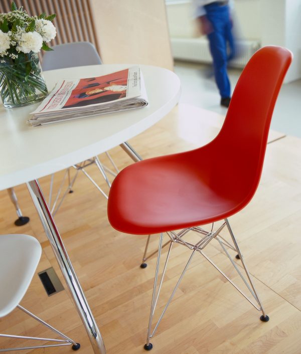 Eames Plastic Side Chair DSR, Vitra, dining chairs